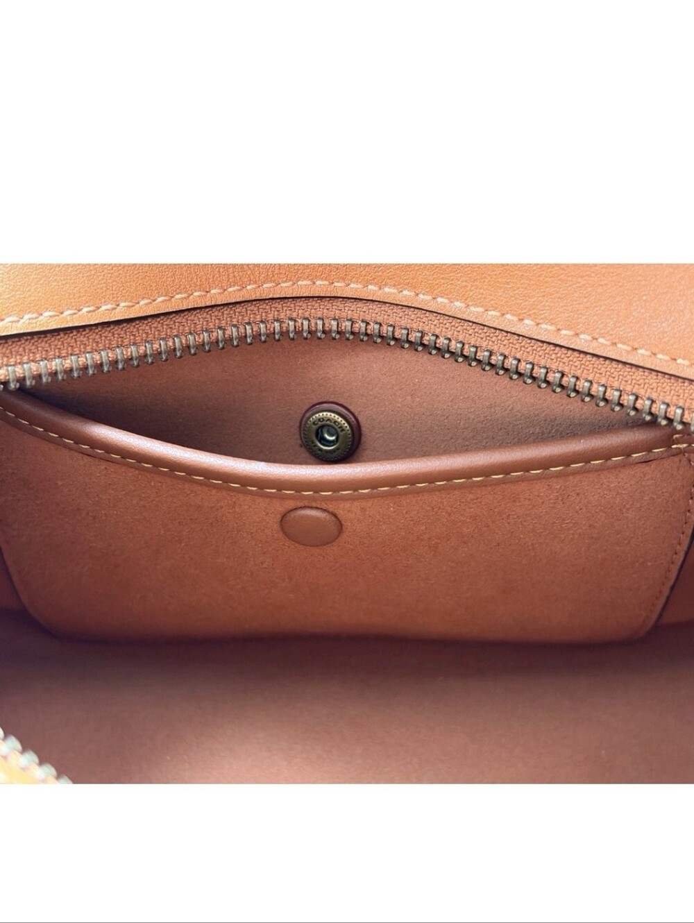 NWT Coach Empire 21 in Toffee - Picture 9 of 16